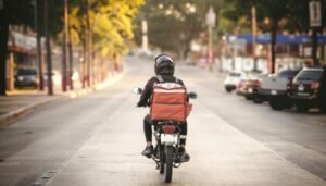 Read more about the article 10-minute delivery India, Blinkit Zepto Swiggy news, gig worker safety